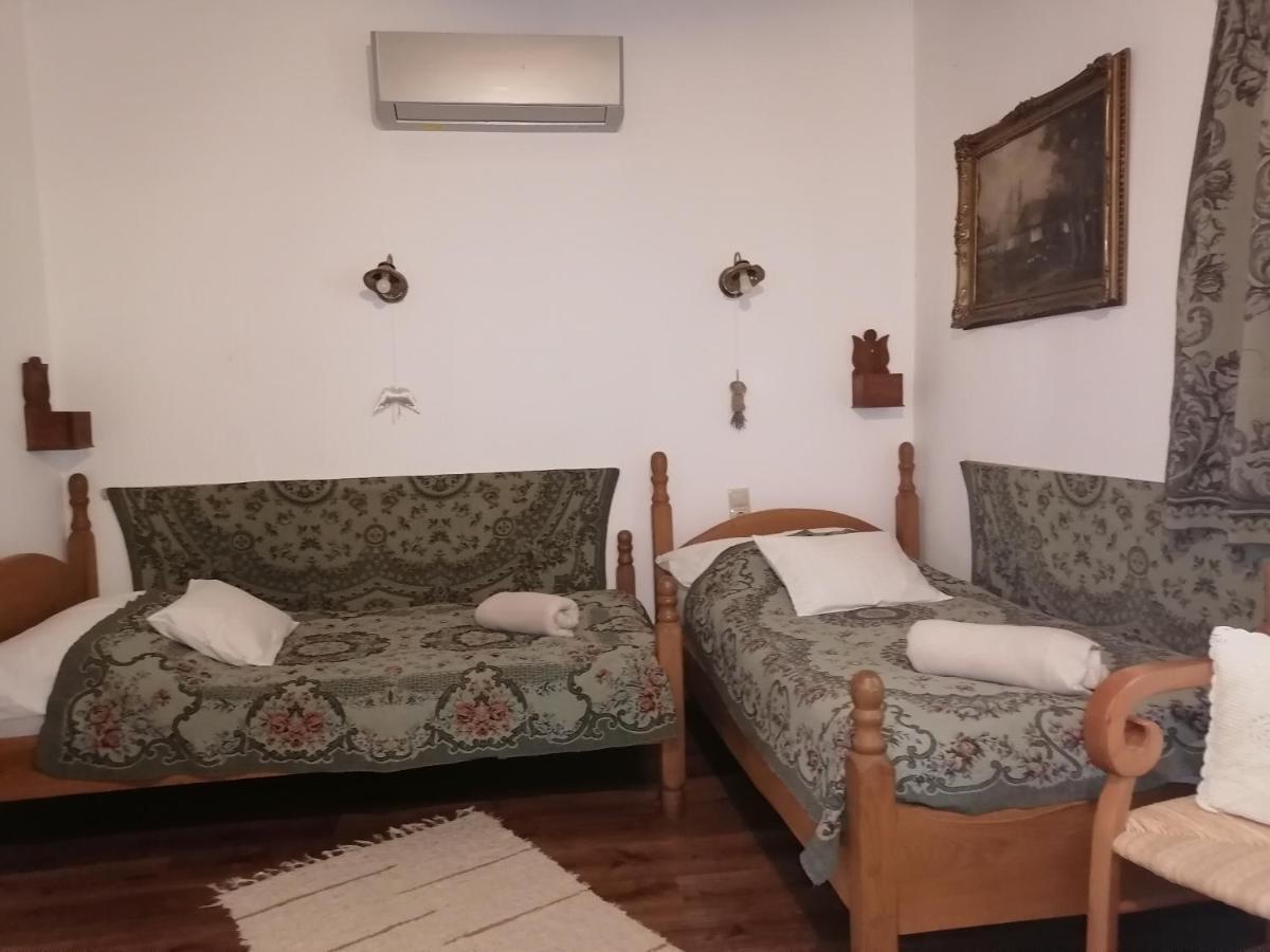 ホテル Mives Vendeghaz Pogány エクステリア 写真