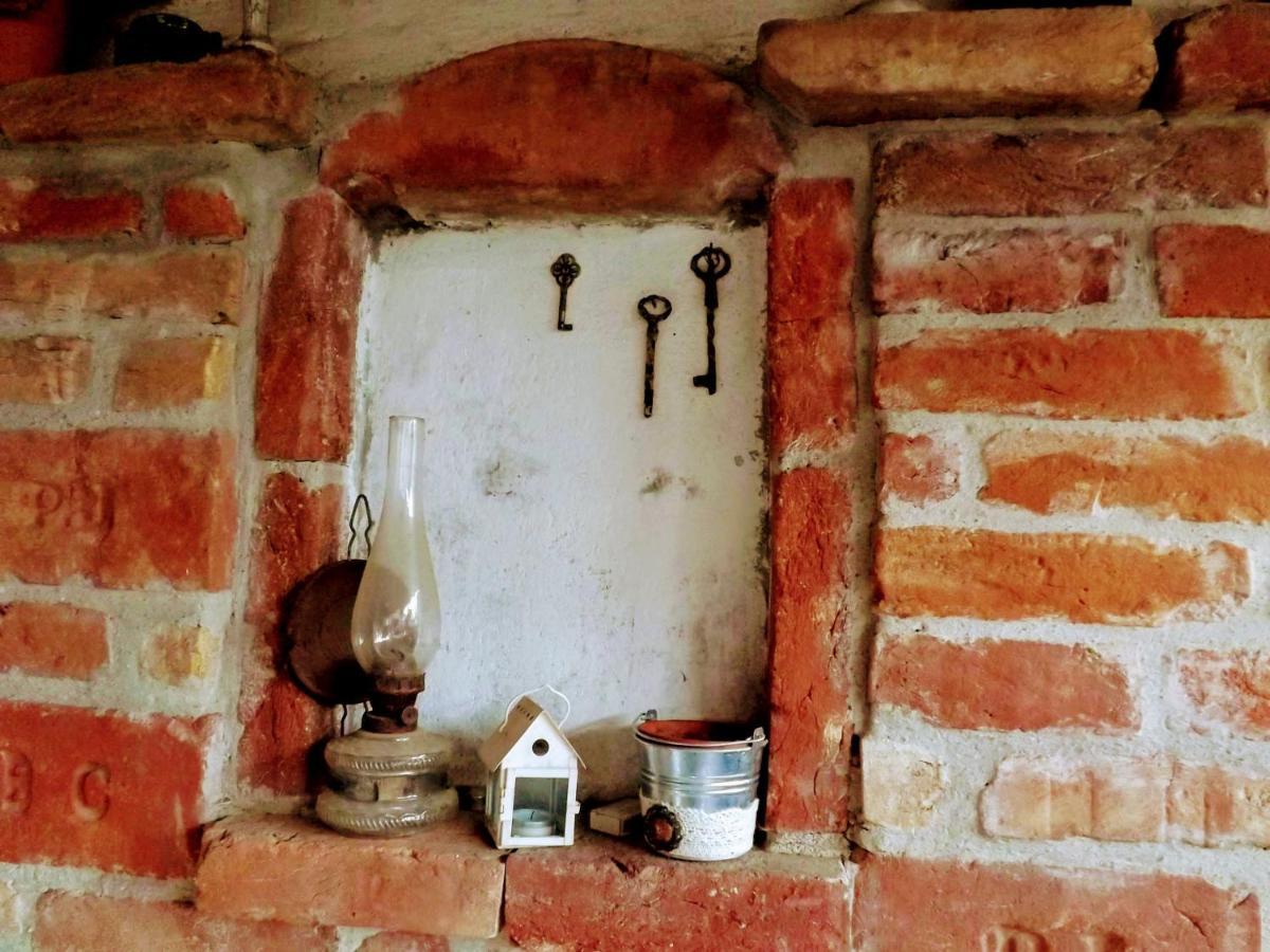 ホテル Mives Vendeghaz Pogány エクステリア 写真